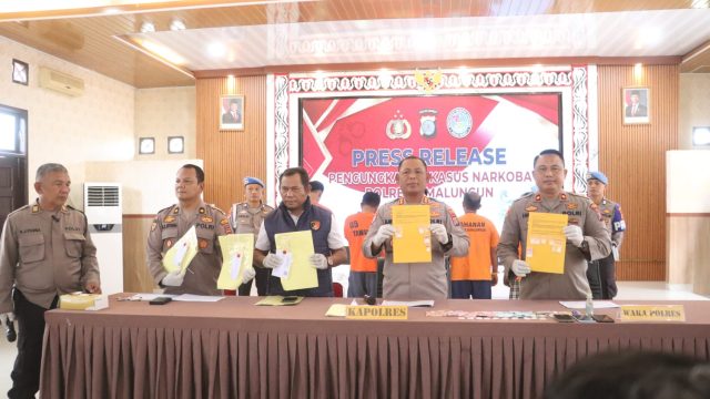 Polres Simalungun Tidak Diam! Kwartal I-2026: 74 Kasus Narkoba Diungkap, 91 Tersangka Diamankan — Tiga Pelaku Sabu Diringkus Saat Press Release Berlangsung