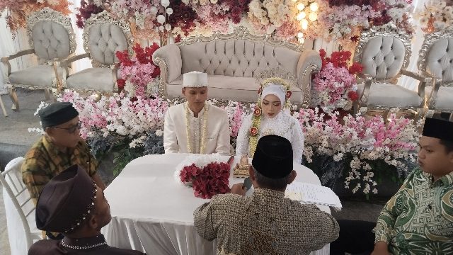 Ka-KUA Hatonduhan tepat waktu pimpin ijab kabul, pernikahan adik sepupu Bang Aziz yang sarat makna dan budaya