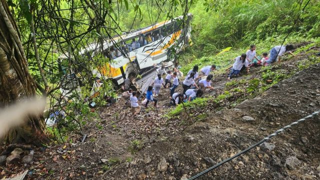 Bus Anak Sekolah Minggu Terjun ke Jurang 15 Meter di Jalinsum Toba, Jalur Rawan Kembali Makan Korban