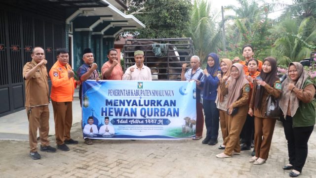 Pemkab Simalungun Serahkan Hewan Qurban kepada Masyarakat Sambut Idul Adha 1447 H