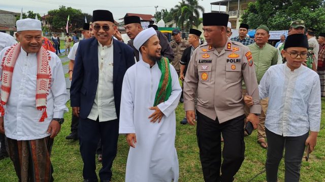 Kapolres Simalungun Sholat Idul Adha Bersama Forkopimda, Wujud Sinergitas TNI-Polri dan Pemerintah Daerah