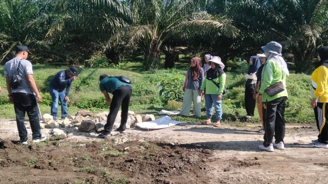 Cegah Banjir Sejak Dini, Camat Dolok Batu Nanggar Pimpin Gotong Royong dan Tinjau Pintu Air PLTA Bahbolon