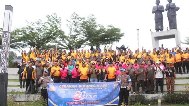 Kapolres Simalungun Pimpin Gerakan Indonesia Asri di Pantai Bebas Parapat, Wujud Nyata Polri Hadir Menjaga Wajah Danau Toba