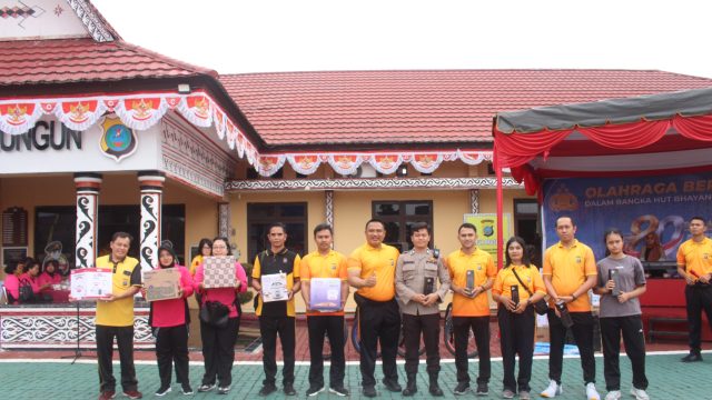 Semarak HUT Bhayangkara Ke-80! Kapolres Simalungun Gelar Olahraga Bersama dan Lucky Draw, Bupati hingga Forkopimda Turun Langsung Meriahkan Acara