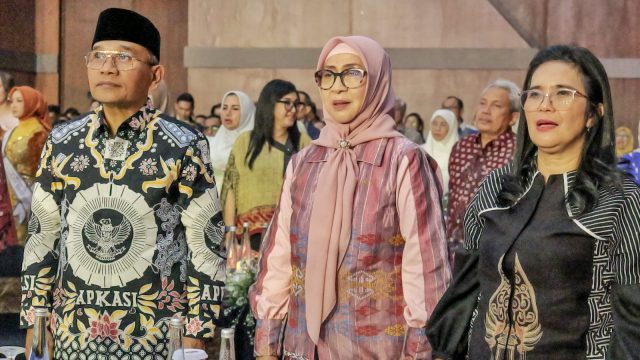 Dukung Lahirnya Perempuan Muda Berprestasi, Bupati Simalungun dan Ketua TP PKK Hadiri Grand Final Putri Otonomi Indonesia 2026