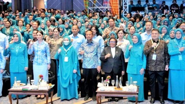 Hadiri Puncak HKG PKK ke-54 di Makassar, Ketua TP PKK Simalungun Tegaskan Komitmen Wujudkan Keluarga Berkualitas Menuju Indonesia Emas 2045
