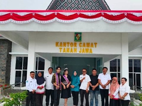Dari Simalungun ke Panggung Sumut! Camat Tanah Jawa Sambut Dua Generasi Muda Berprestasi”