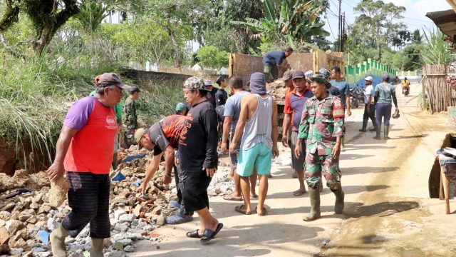 Semangat Kebersamaan Bangkitkan Serbelawan, Pemkab Simalungun Bersama TNI, Polri, Ormas dan Warga Bergotong Royong Pulihkan Wilayah Pascabanjir