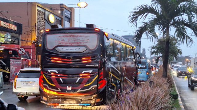 Pool bus diduga jadi biang kerok kemacetan di Jalan Sisingamangaraja Medan