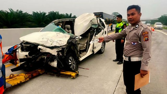 Innova Hantam Truk Tangki di Tol Medan-Tebing Tinggi, Warga Hatonduhan Tewas