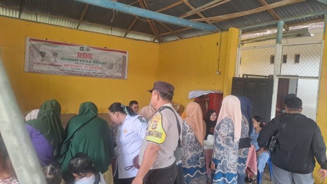 Bhabinkamtibmas Bosar Maligas Pantau Posyandu, Dukung Program Gizi Bumil dan Balita di Nagori Tinjowan