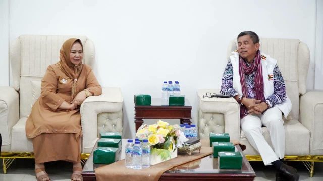Plt. Bupati Tiorita dan Hinca Pandjaitan Perkuat Sinergi Pembangunan Langkat, Soroti Program Satu Desa Satu TPU