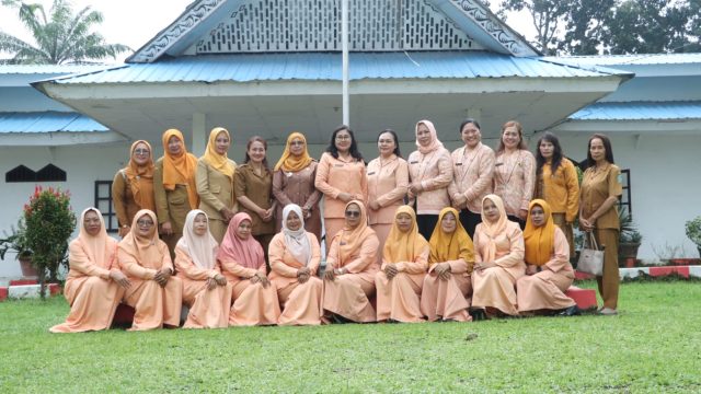 Camat Dolok Batu Nanggar Sambut Tim Monev DWP Simalungun, Tertib Administrasi Jadi Sorotan